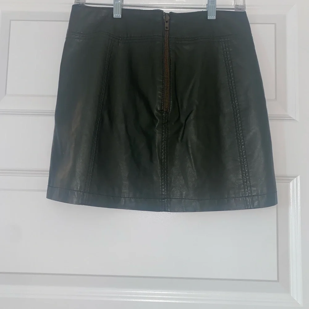Free People Women’s Dark Green Leather Mini Skirt - size 6